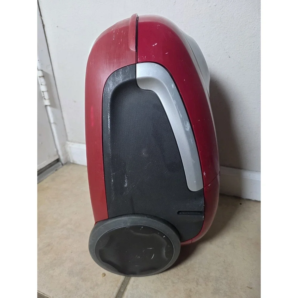 Electrolux Oxygen Cannister Vacuum With long Hose And Wide Brush!